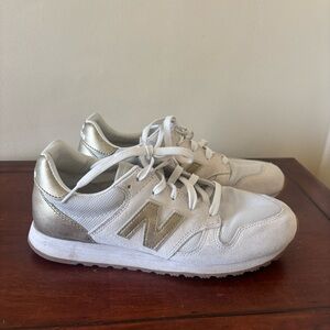 New Balance 520 White and Gold sneakers cream JCREW size 8.5 Women's shoes
